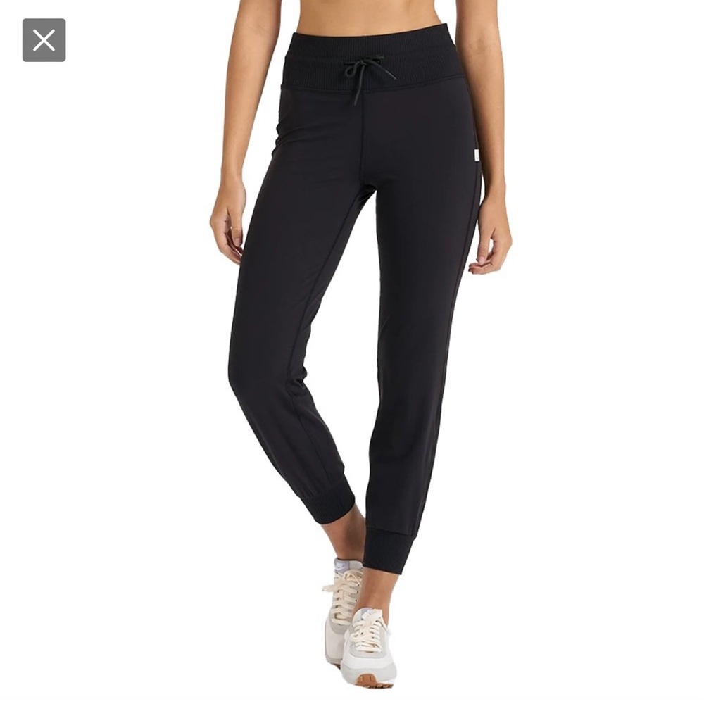 Vuori Daily Jogger